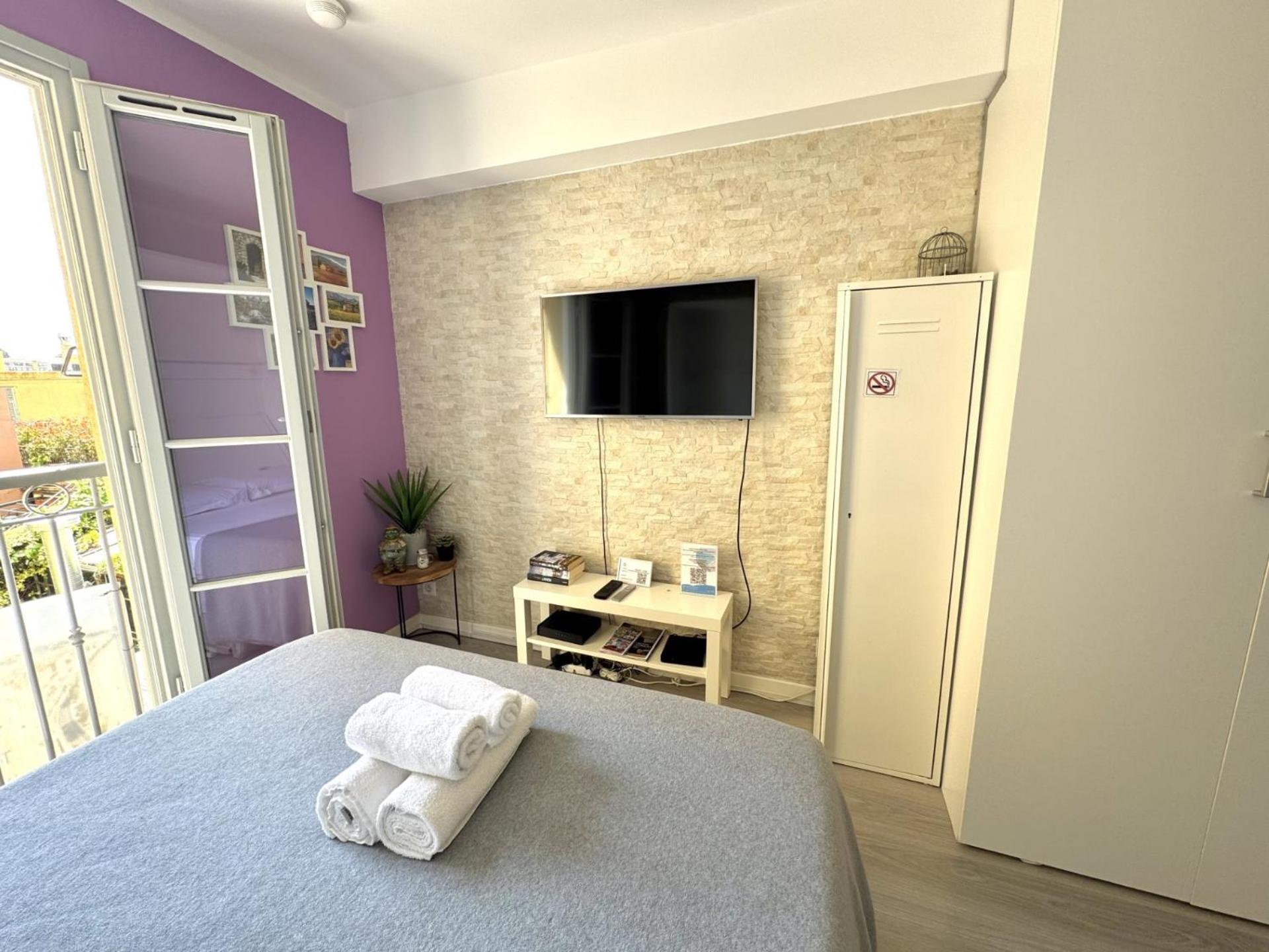 Aparthotel Riviera Nice: Old Town Studio with Sea View Exterior photo